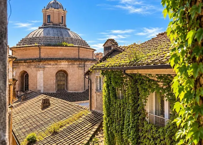 Navona Fox House 2